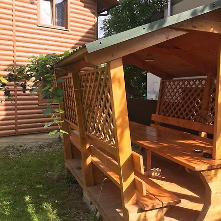 Базилік Hotel Yaremche Exterior foto